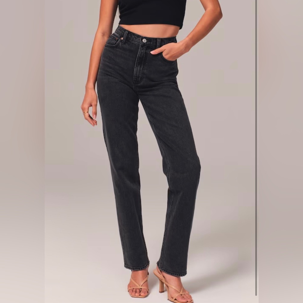 NWOT Abercrombie & Fitch 90’s straight ultra high rise jeans